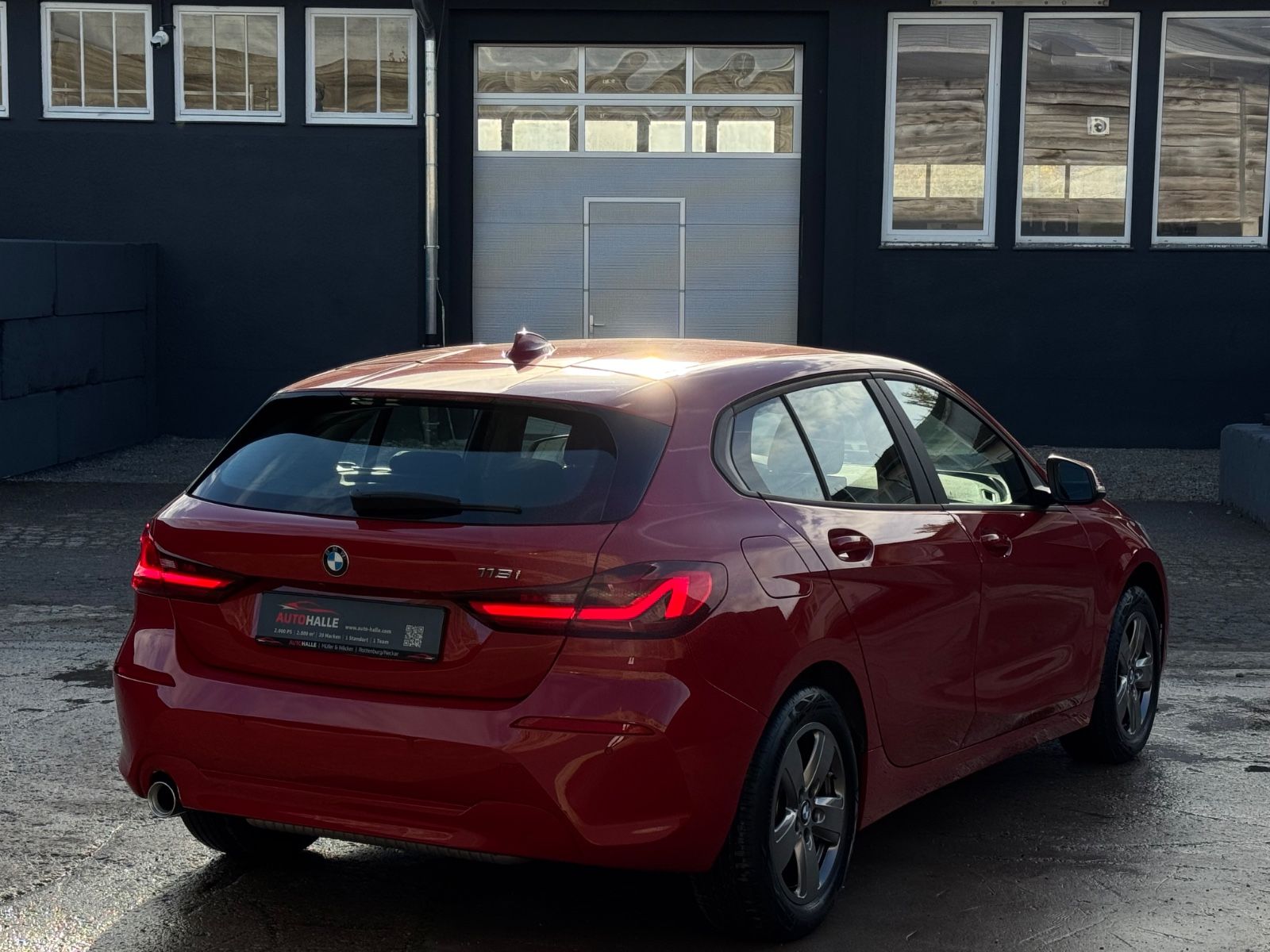 Fahrzeugabbildung BMW 118i F40 Advantage LCProf Navi Temp PDC LED DAB