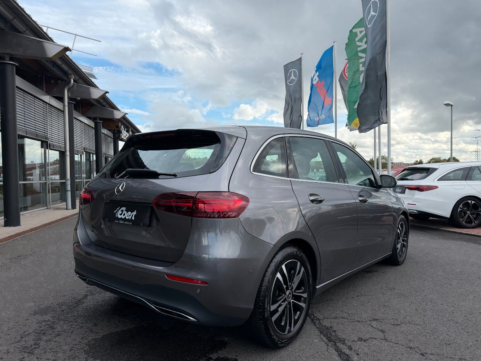 Fahrzeugabbildung Mercedes-Benz B 200d PROGRESSIVE+RFK+NAVI+LENKRADHEIZUNG+SPUR+