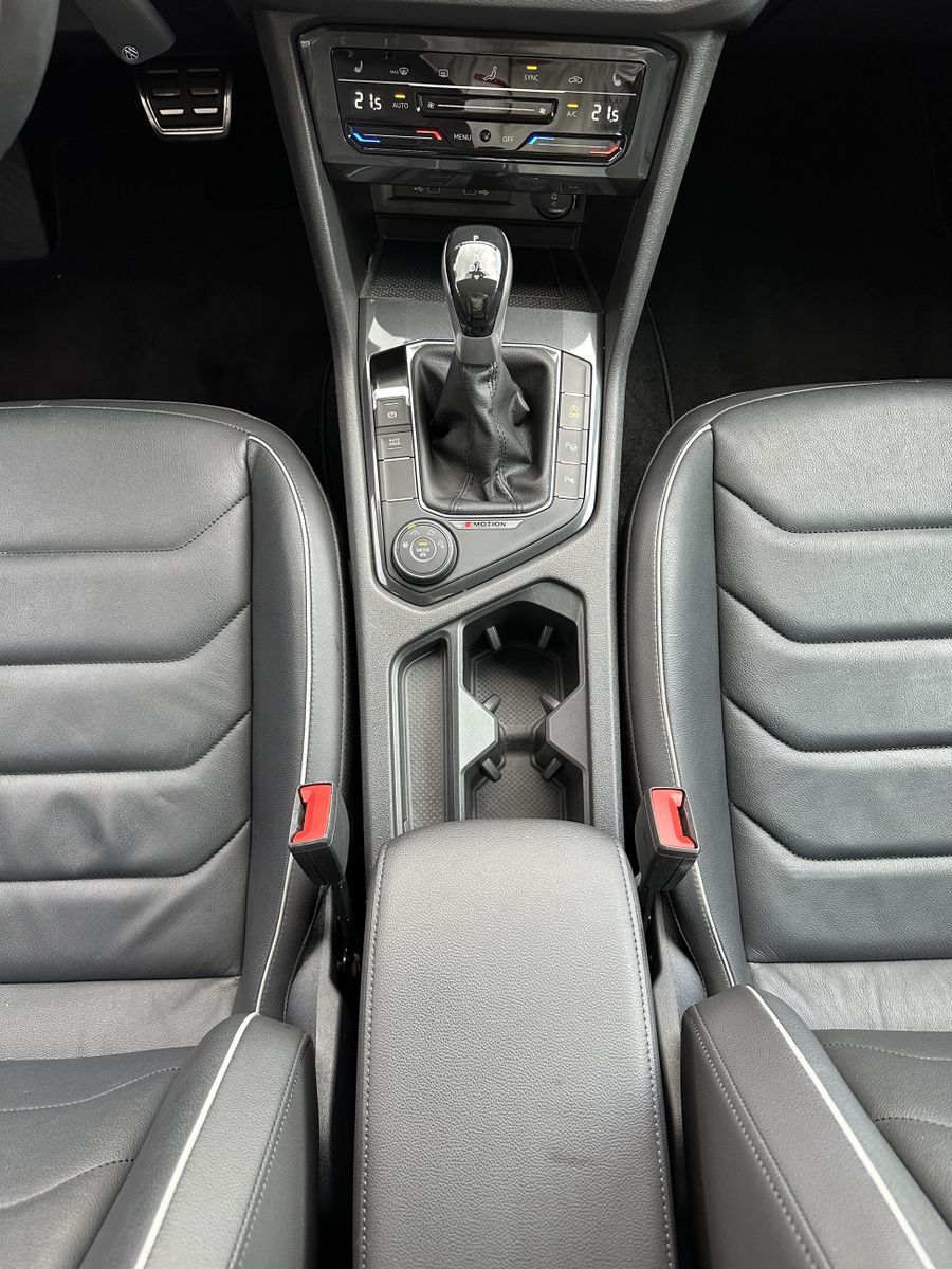 Fahrzeugabbildung Volkswagen Tiguan 2.0 TDI DSG Life 4Motion NAV+LED+ACC+AHK