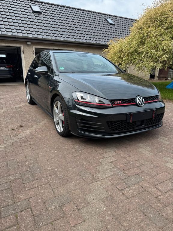 Image of Volkswagen Golf