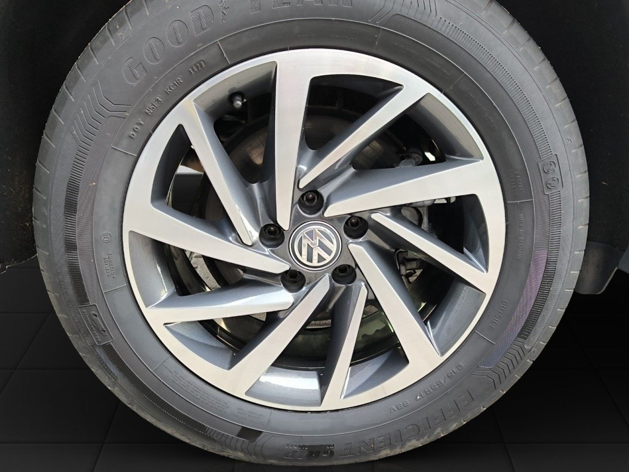 VW Tiguan Sound 4Motion AHK Navi - Bild 26
