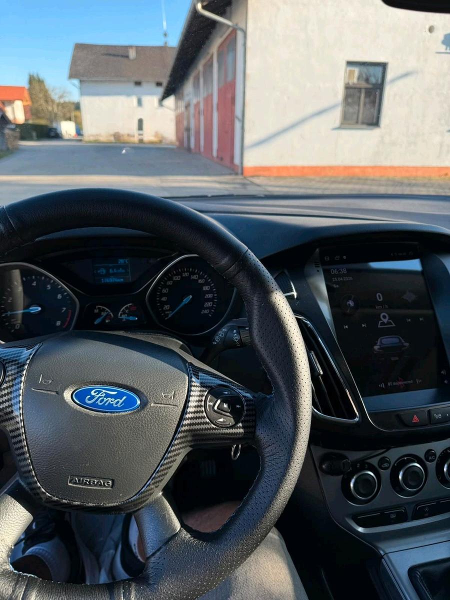 Ford Focus 2013 — фото 10