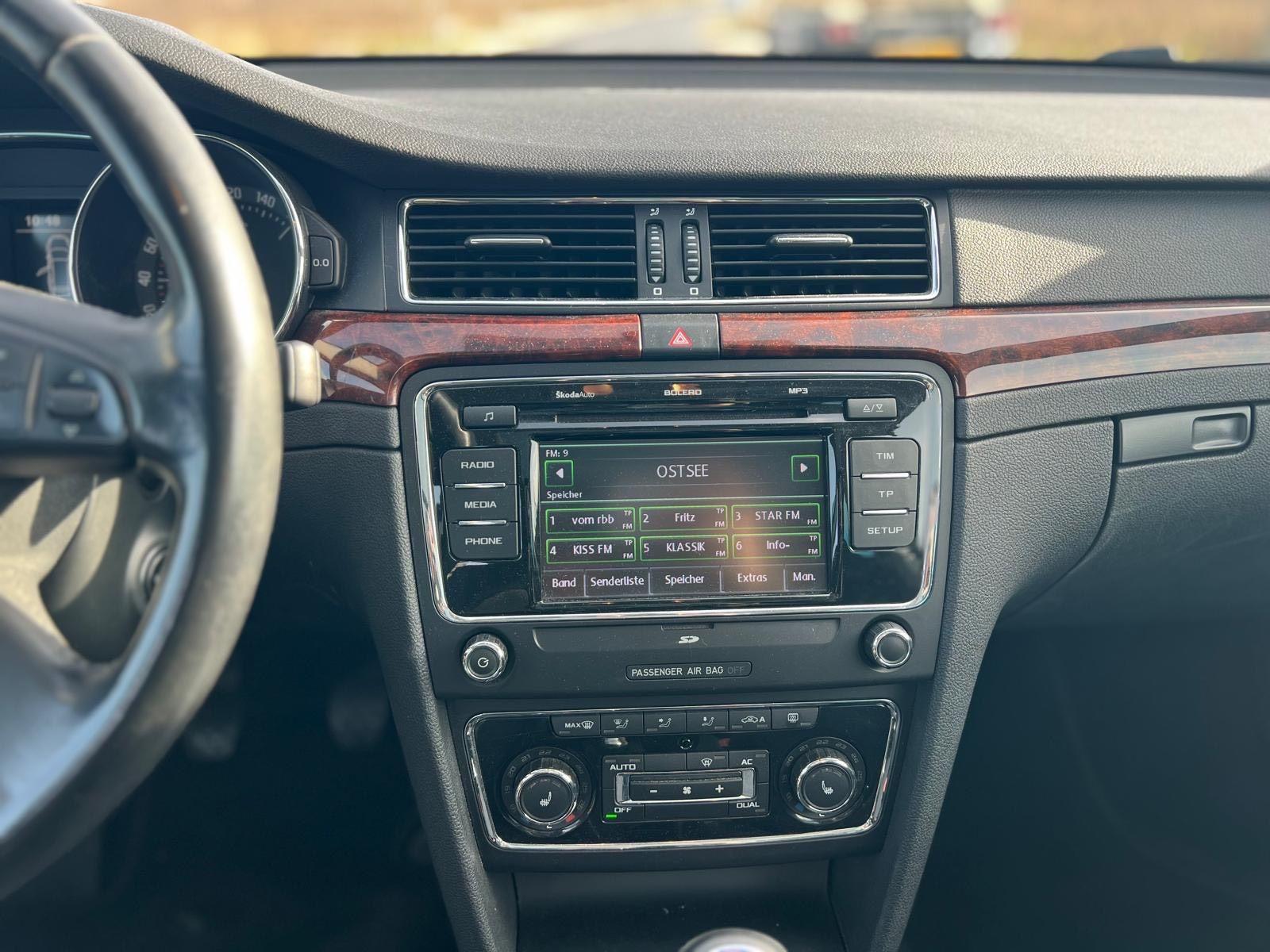 Skoda Superb 2012 — photo 12