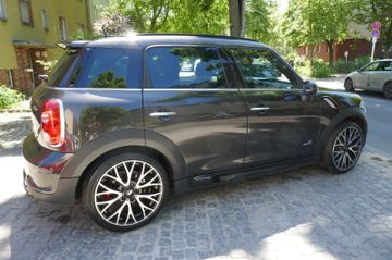 Fahrzeugabbildung MINI JOHN_COOPER_WORKS Countryman  Pano / 4x4