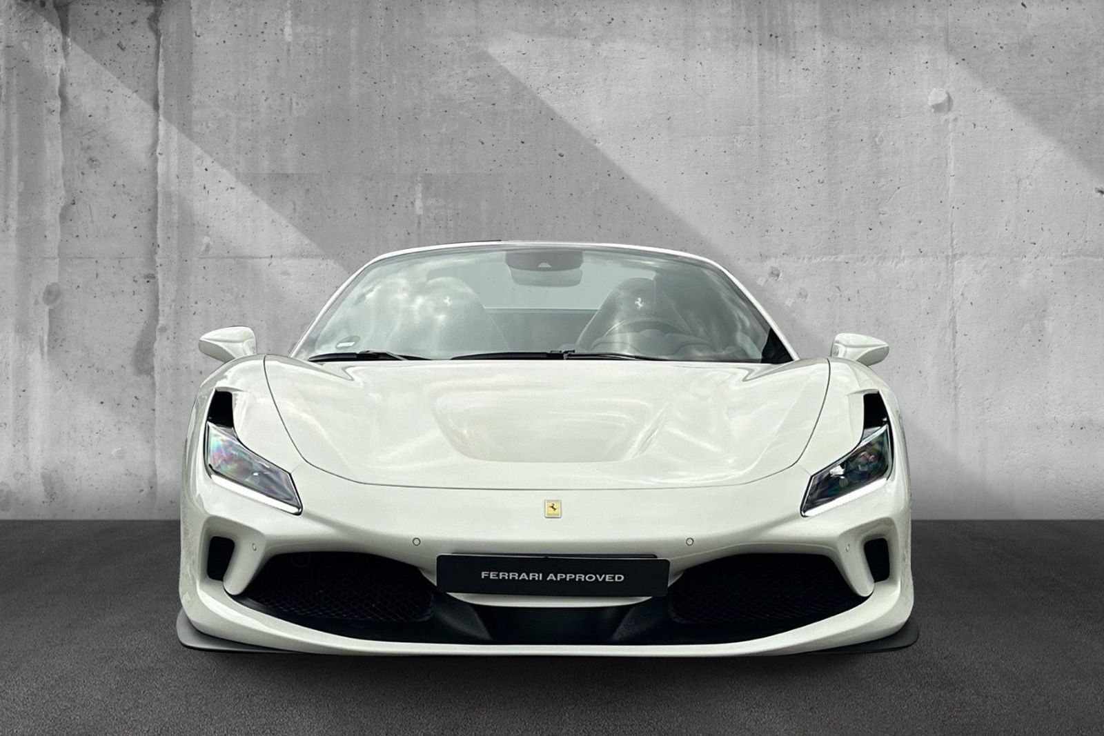 Fahrzeugabbildung Ferrari F8 Spider*Dt.Auto*Lift*LED Lenkrad*JBL*Kamera