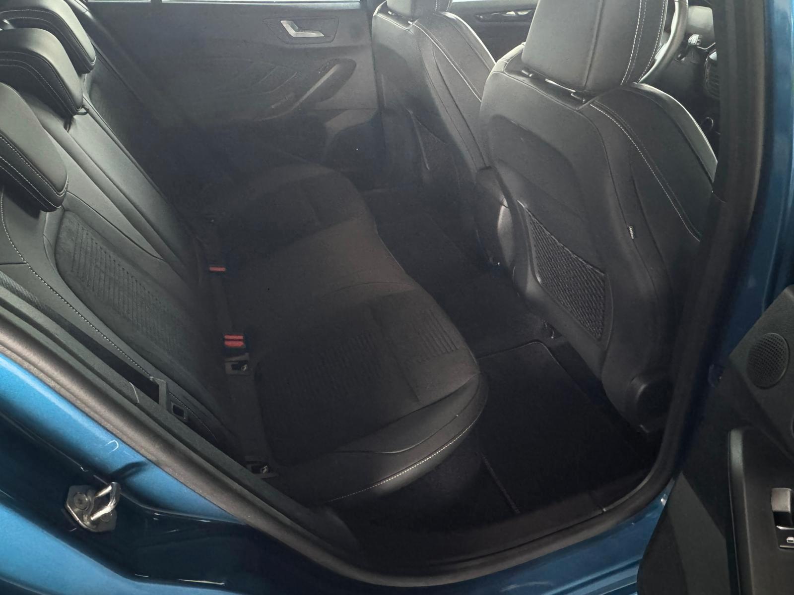 Ford Focus Lim. ST*Navi&Kam*PDC*Shz*Head-up*Panoram.
