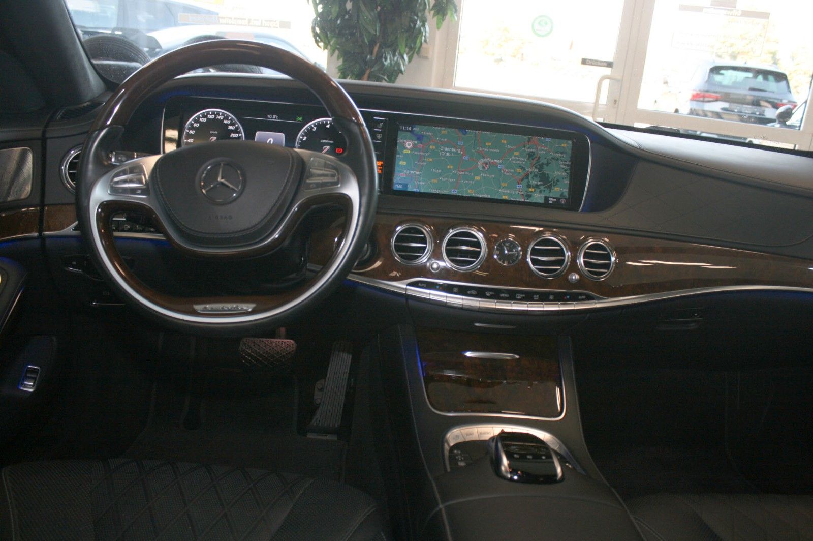 Fahrzeugabbildung Mercedes-Benz S 600 Langversion **BRD/Exklusiv/Fond TV**