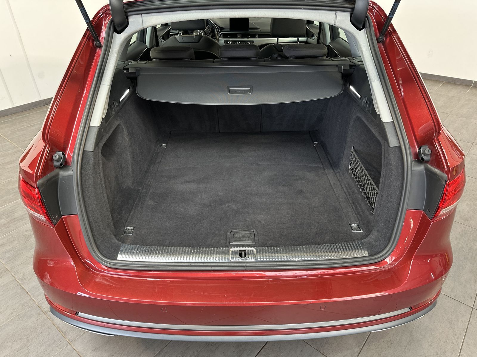 Fahrzeugabbildung Audi A4 Avant 35 TFSI Sport XEN+PANORAMA+DAB+SHZ+EPH