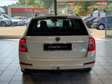 Skoda Octavia 2.0 TDI Aut. Elegance ·AHK· Navi ·Xenon - Skoda aus 2013