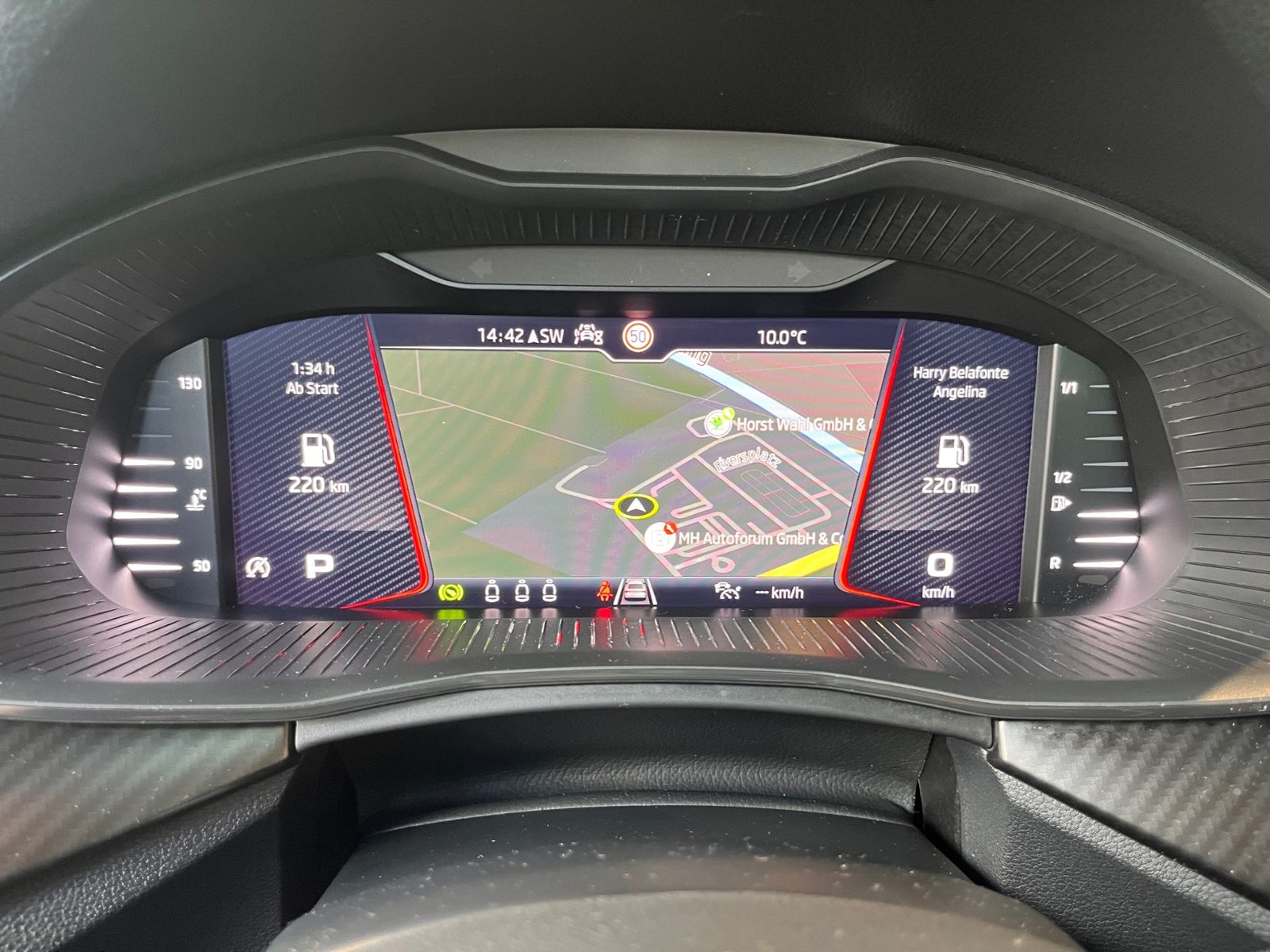 Fahrzeugabbildung SKODA Kamiq Monte Carlo AHK PANO ACC LED