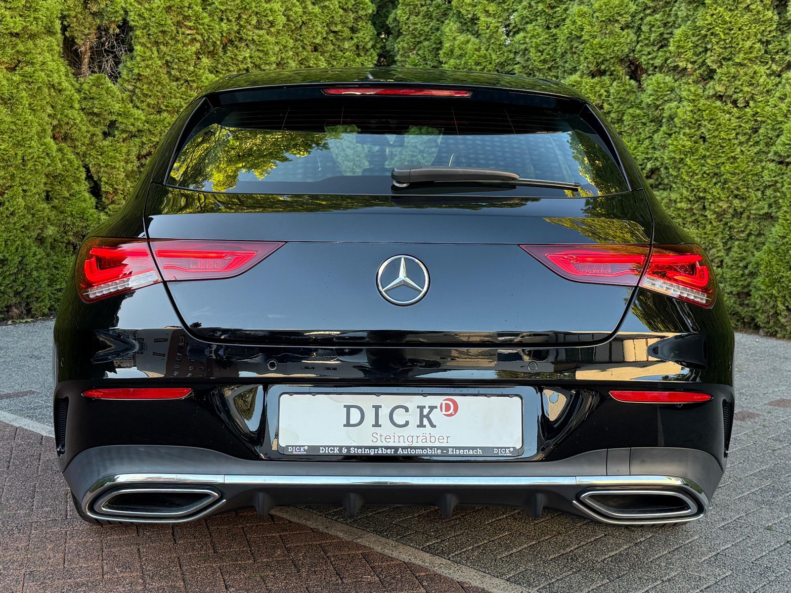 Vehicle illustration Mercedes-Benz CLA 200 Shooting Brake AMG LINE 8G LED+AHK+STHZ