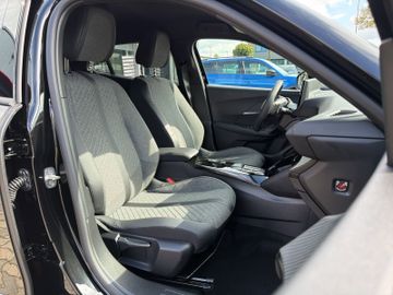 Peugeot 2008 1.2 PureTech 130 Allure KAMERALEDSHZG