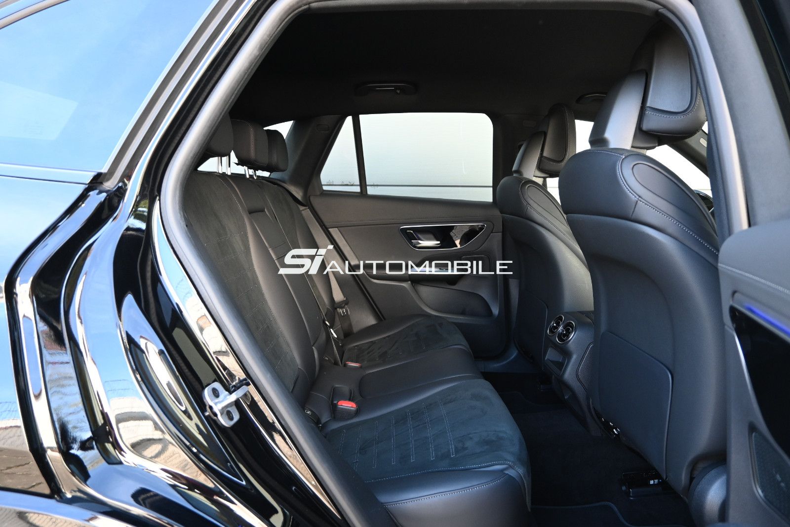 Fahrzeugabbildung Mercedes-Benz GLC 300 e 4M AMG Adv.+°NIGHT°ACC°MEMORY°20"°360°