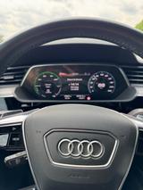 Audi e-tron 55 quattro - - Audi e-tron mit Schiebedach