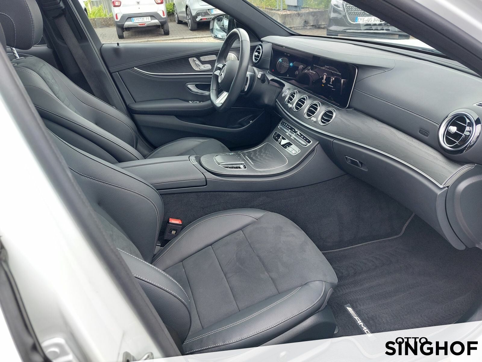 Fahrzeugabbildung Mercedes-Benz E 220 d T 4matic AMG Pano+AHK+Airmatic+dynam.LED