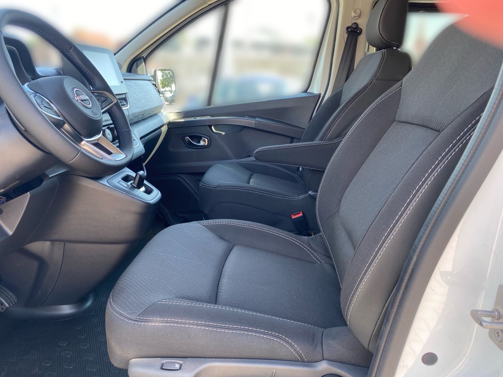 Fahrzeugabbildung Nissan Primastar Kombi L1H1 DCT9 Tekna*8-Sitzer*Design*