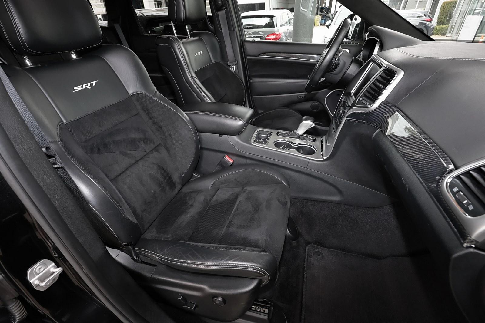 Jeep Grand Cherokee 6.4 V8 SRT | 468 ch | BVA | Toit panoramique | Sièges ventilés | Harman Kardon | Caméra de recul | Freins Brembo
