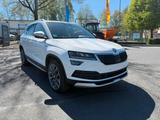 Skoda Karoq Scout 4x4*1Hand*8Fach*ServiceVoll* - Skoda Karoq: Scout