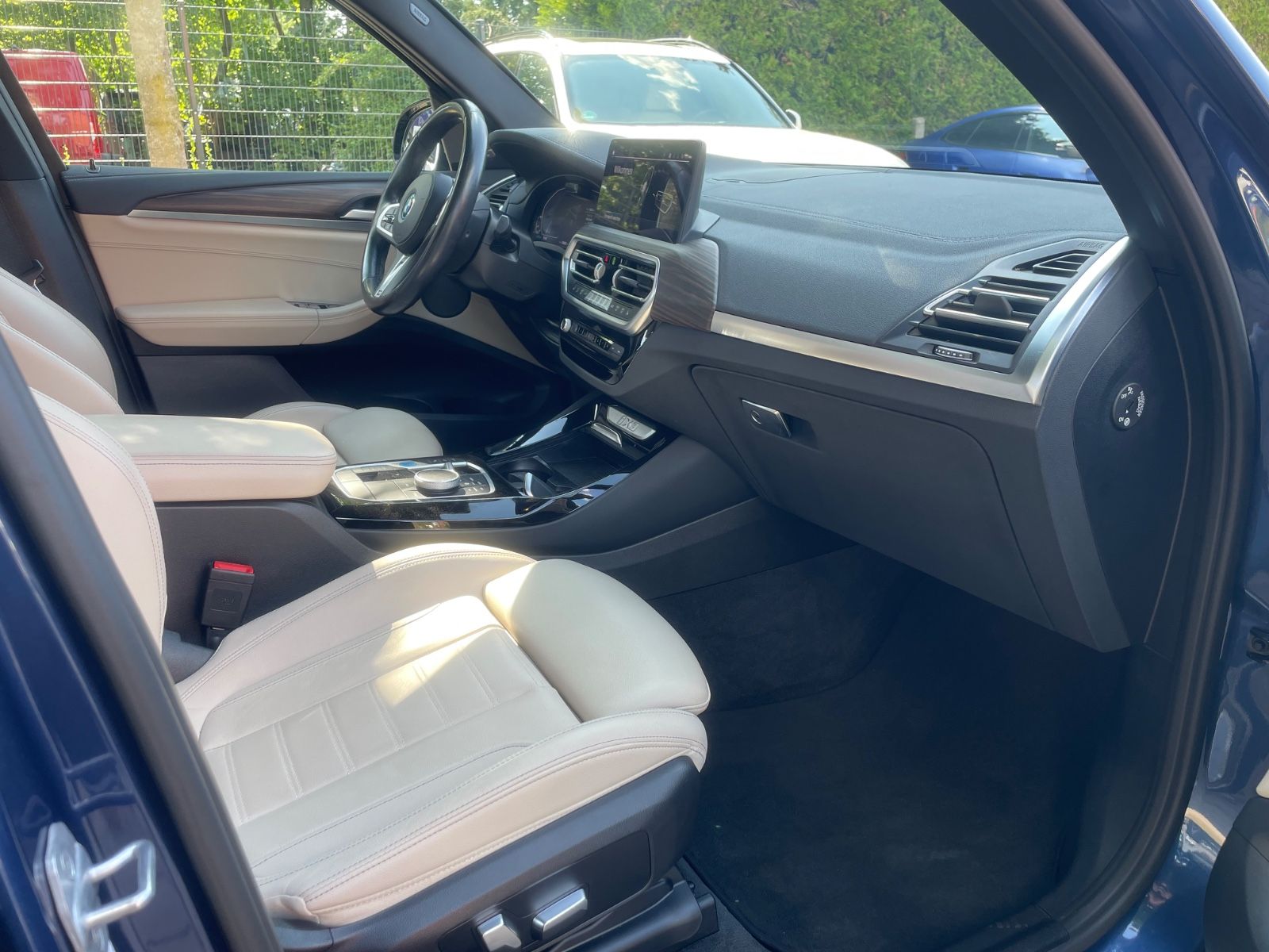 BMW iX3 Impressive Panora Head Up 360°Kamera foto 24