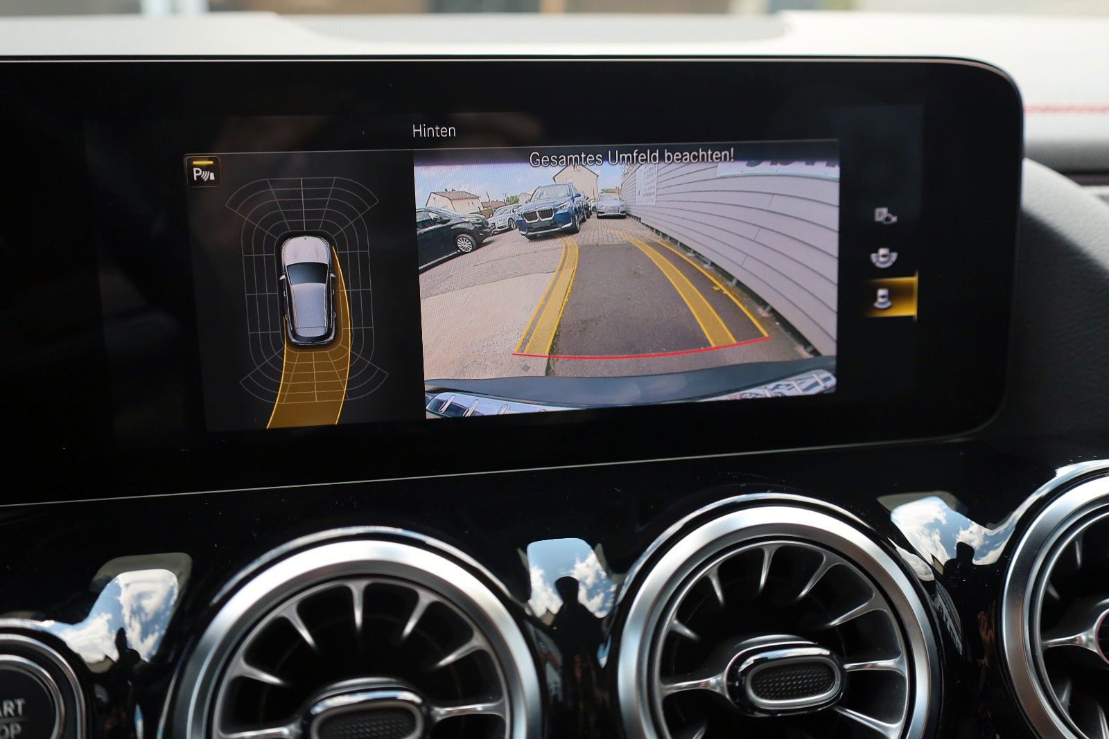 Fahrzeugabbildung Mercedes-Benz EQA 250 AMG-line, T.Leder,Navi,LED,SH,Kamera,DAB