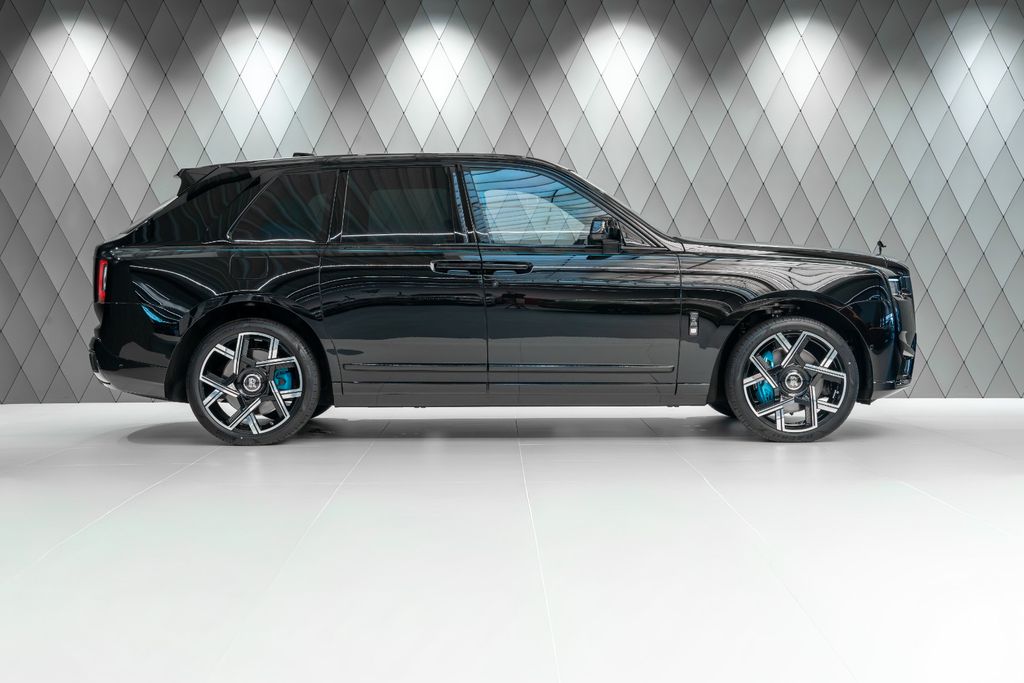 Cullinan BLACK BADGE 2027 BLACK/ TIFFANY 4 SEATS - Bild 3