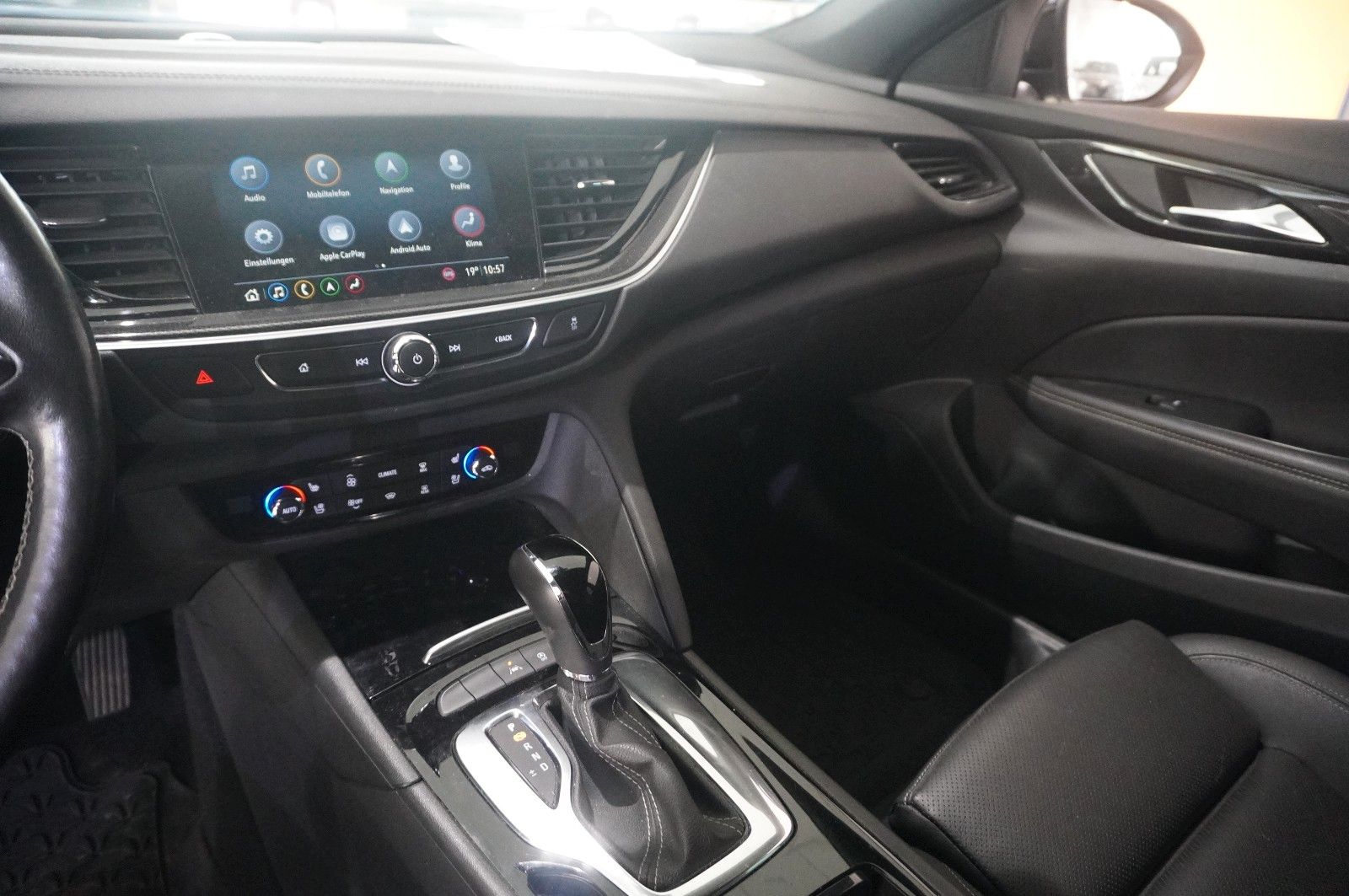 Fahrzeugabbildung Opel Insignia B ST 2.0D BUSINESS NAVI/LED/KAMERA/AHK