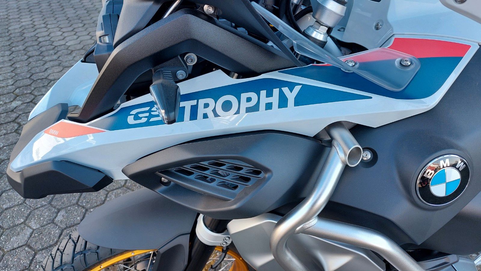Fahrzeugabbildung BMW R 1250 GS ADV Trophy  4 Pakete