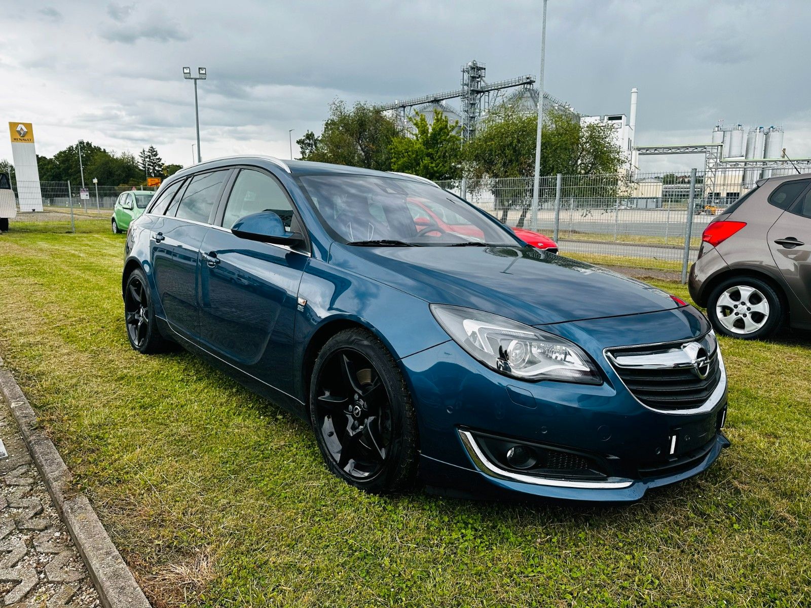 Fahrzeugabbildung Opel Insignia A Sports Tourer Leder Navi Sitzh.,Klima