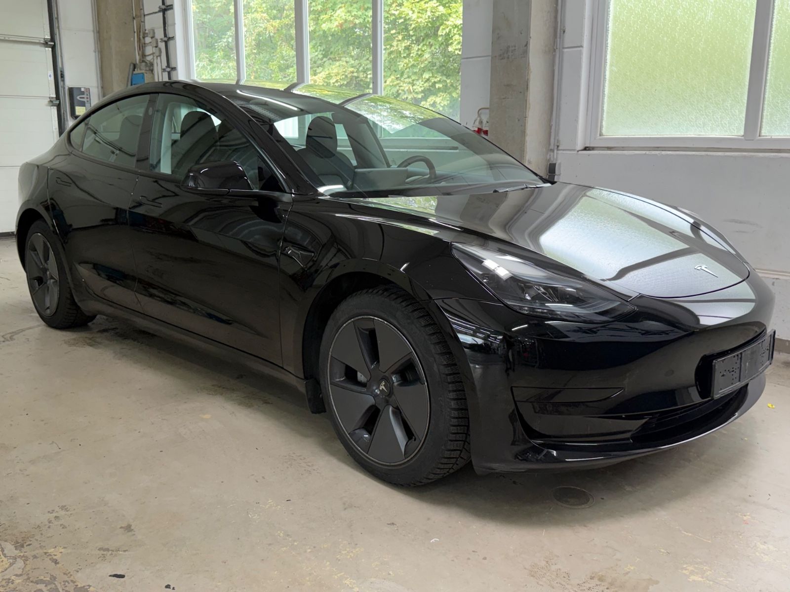 Tesla Model 3 Basis RWD