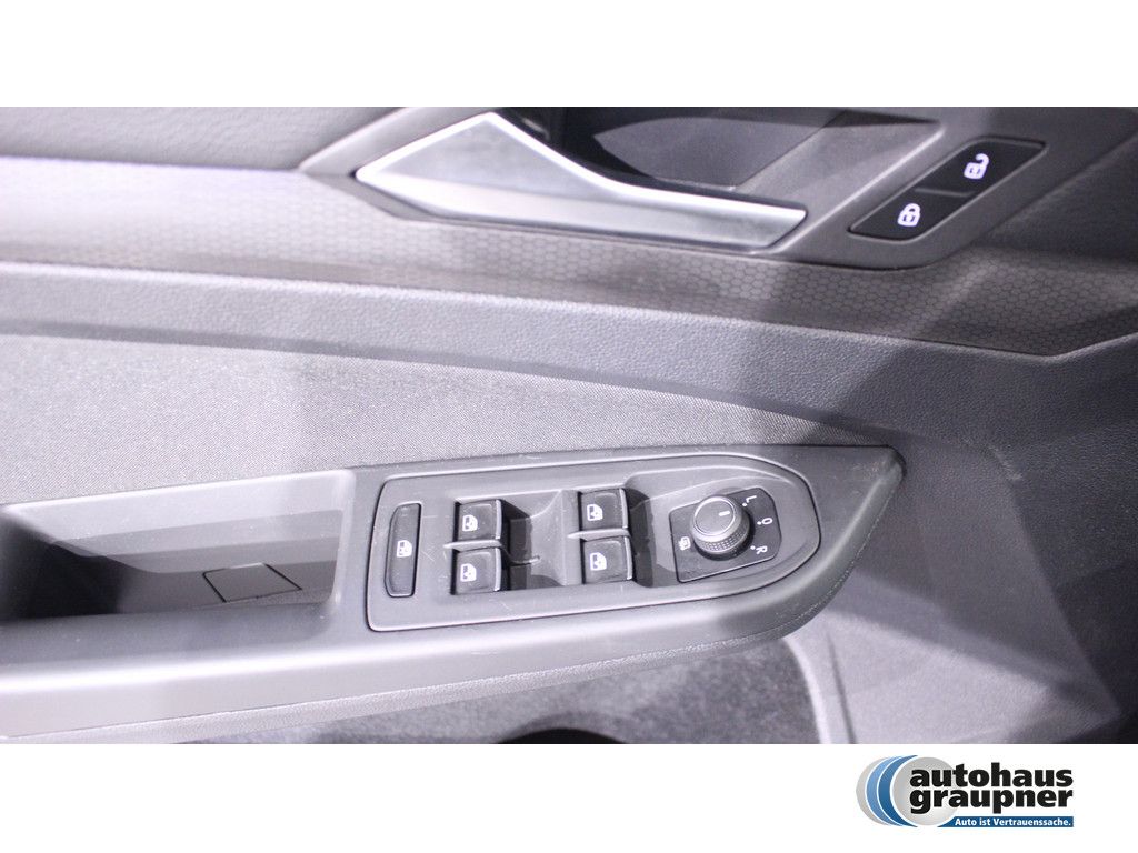 Volkswagen Golf VIII 2.0 TSI GTI DSG PDC NAVI HUD LED PANO foto 14