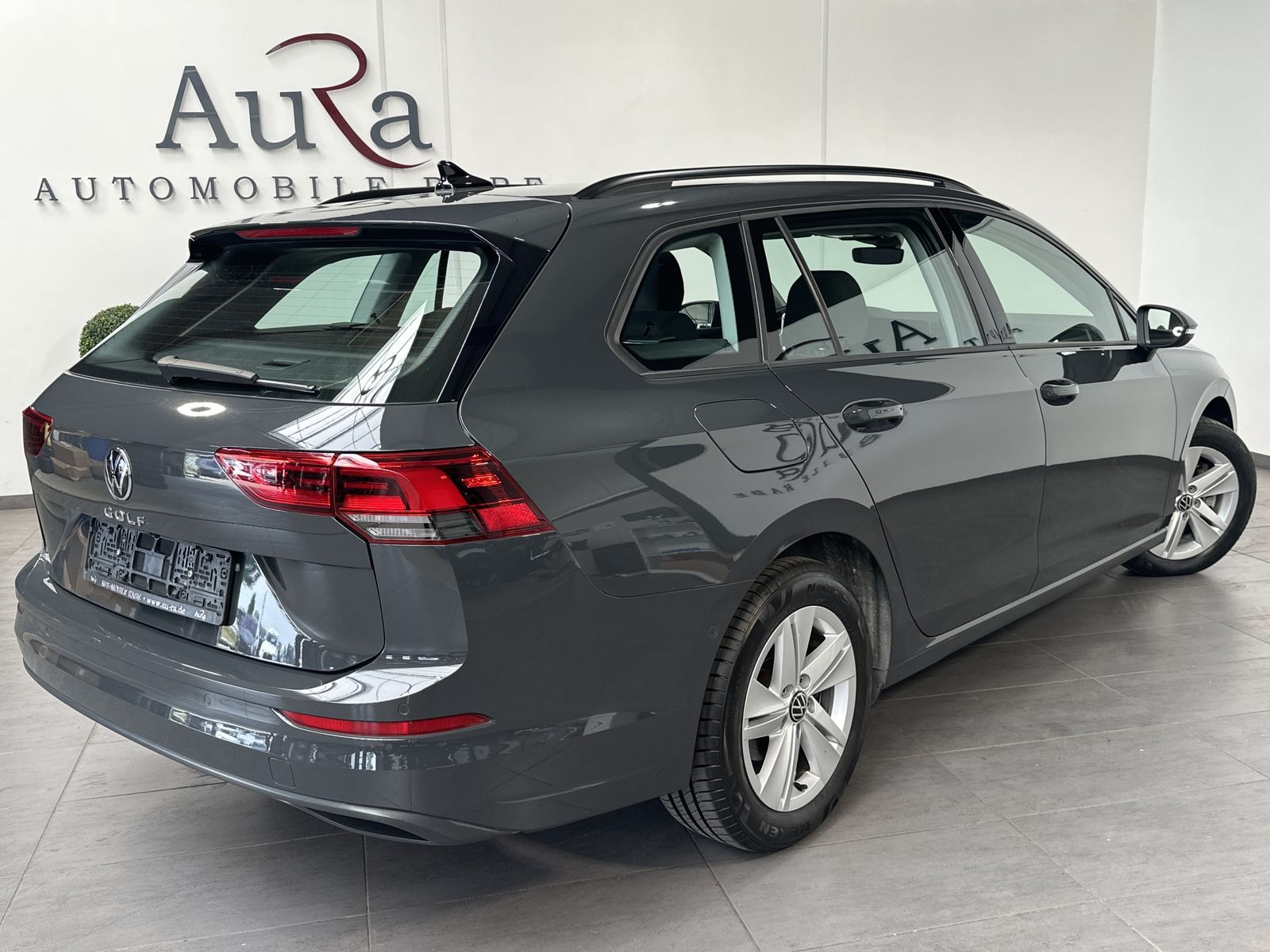 Fahrzeugabbildung Volkswagen Golf Variant 2.0 TDI DSG Life NAV+LED+ACC+KAMERA