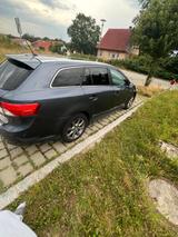 Toyota Avensis Combi 2,2-l-D-4D Automatik Life Life - Toyota Avensis mit Diesel-Antrieb