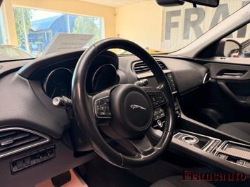 Jaguar F-Pace - 6