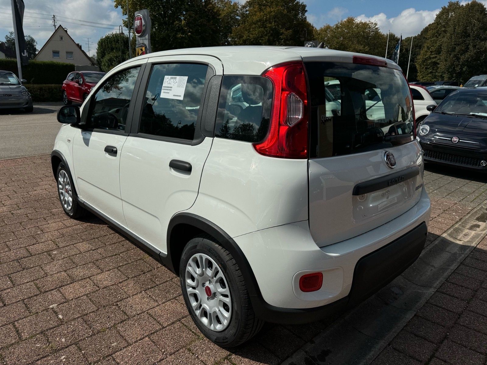 Fahrzeugabbildung Fiat Panda MY24 HYBRID 1.0 GS KLIMA WEISS