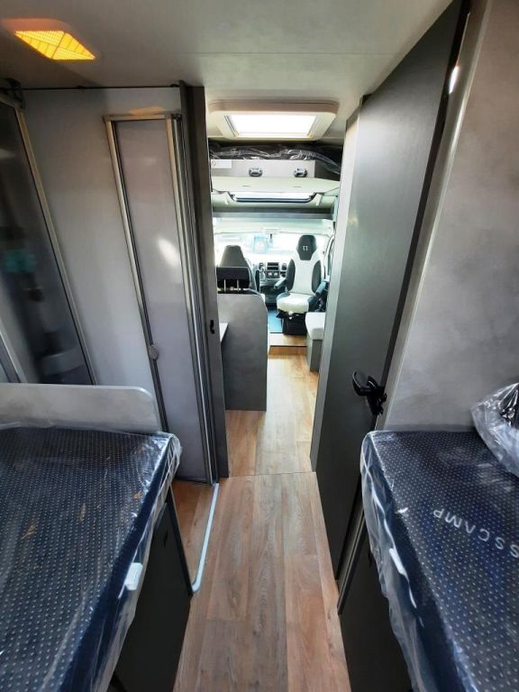Fahrzeug Übersicht 5 Fahrzeugabbildung Crosscamp EXPDN 7.4 E Verfüg./Sparen Sie 5.558,- €