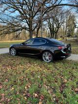 Maserati Ghibli 3.0 V6 430HP GRANLUSSO Auto RWD S GRA... - schwarze Maserati Ghibli