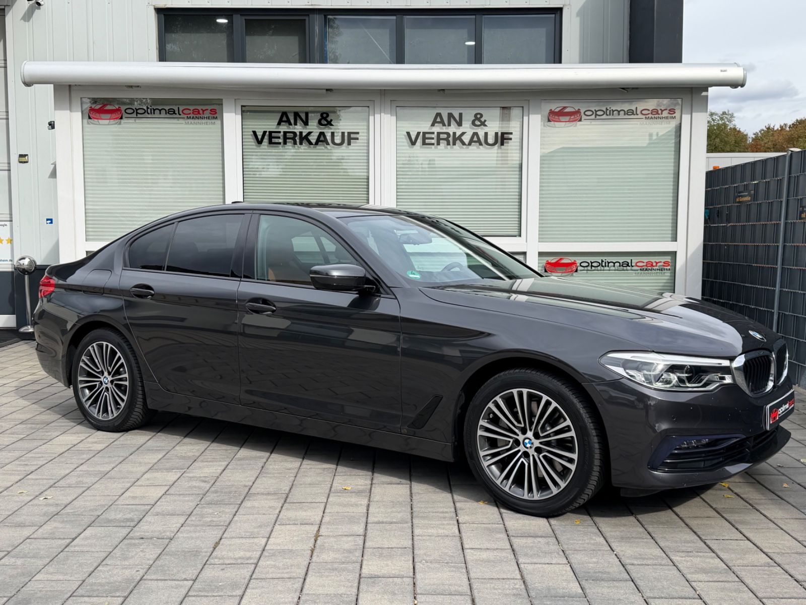 BMW 530 e xDrive Sport Line/VOLLEDER/SOFT-CLOSE/LED imagem 3