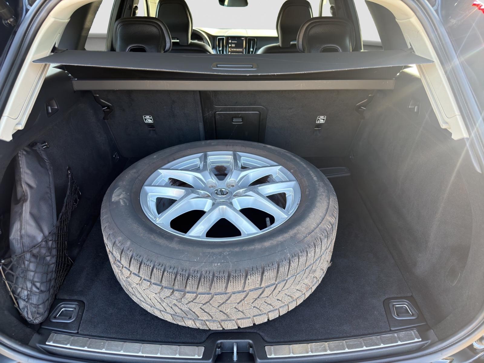 Volvo XC60 Momentum Pro 2WD/Polestar/H&K/PilotAss./Kam