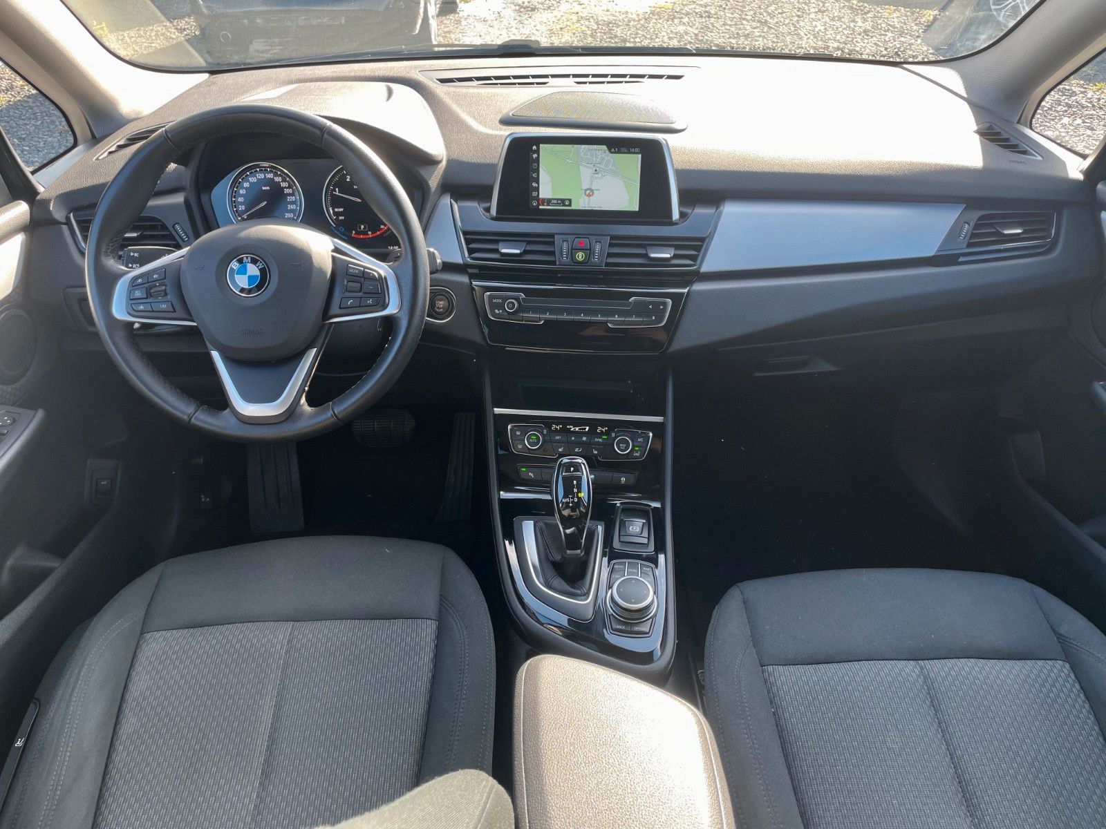 Fahrzeugabbildung BMW 218d xDrive Gran Tourer Aut. Navi LED AHK Kamera