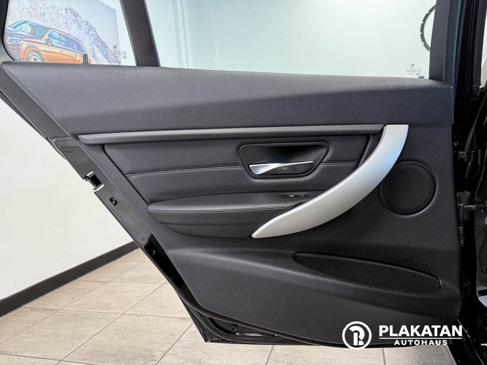 Fahrzeugabbildung BMW 318d Touring Leder Navi Bi-Xenon