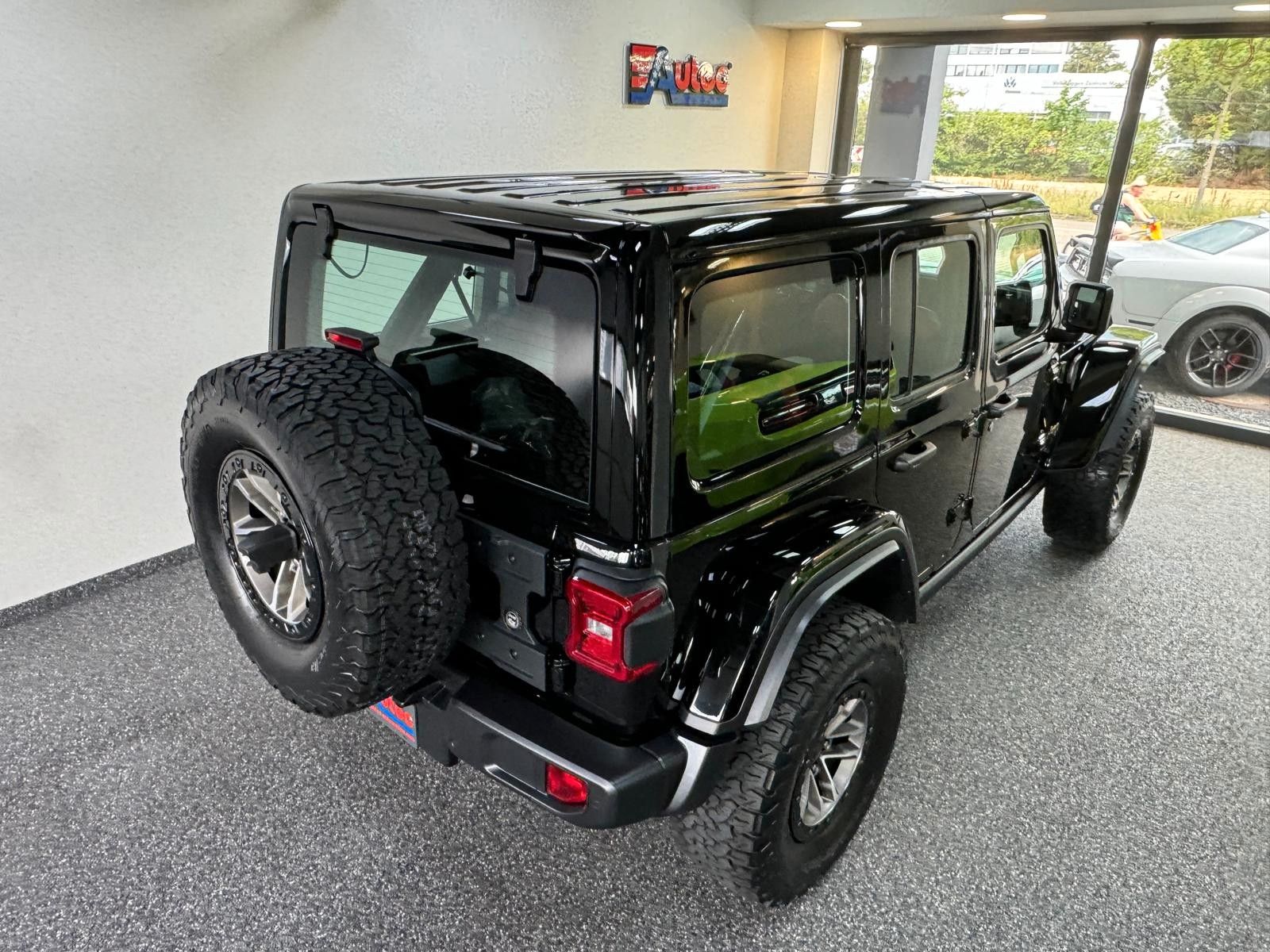 Fahrzeugabbildung Jeep RUBICON 392-6.4L HEMI V8-RECON 35"-STEEL BUMPER