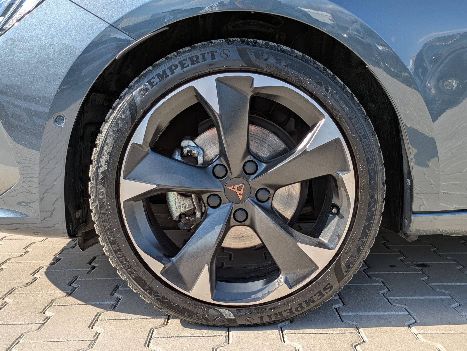 Fahrzeugabbildung CUPRA Leon 1.5 eTSI DSG MATRIX-LED*ACC*AHK*KAMERA*18"