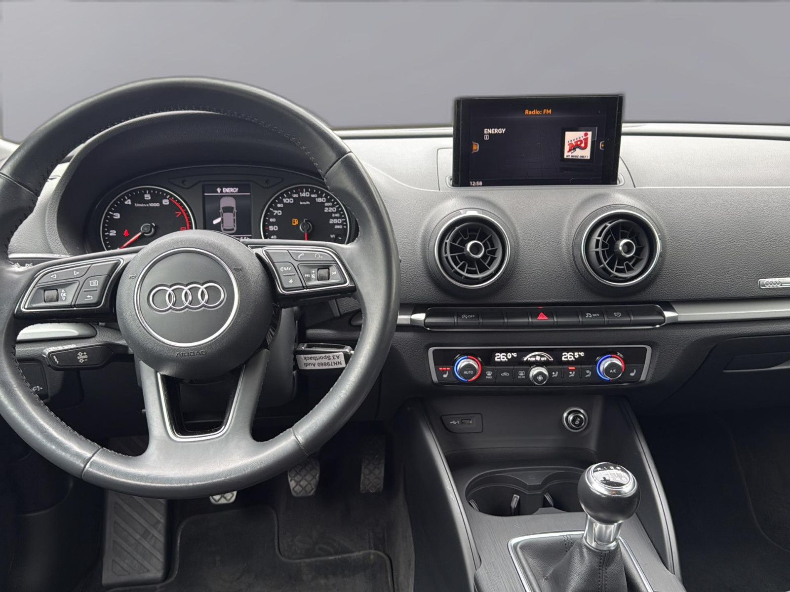 Fahrzeugabbildung Audi A3 Sportback 30 TFSI basis