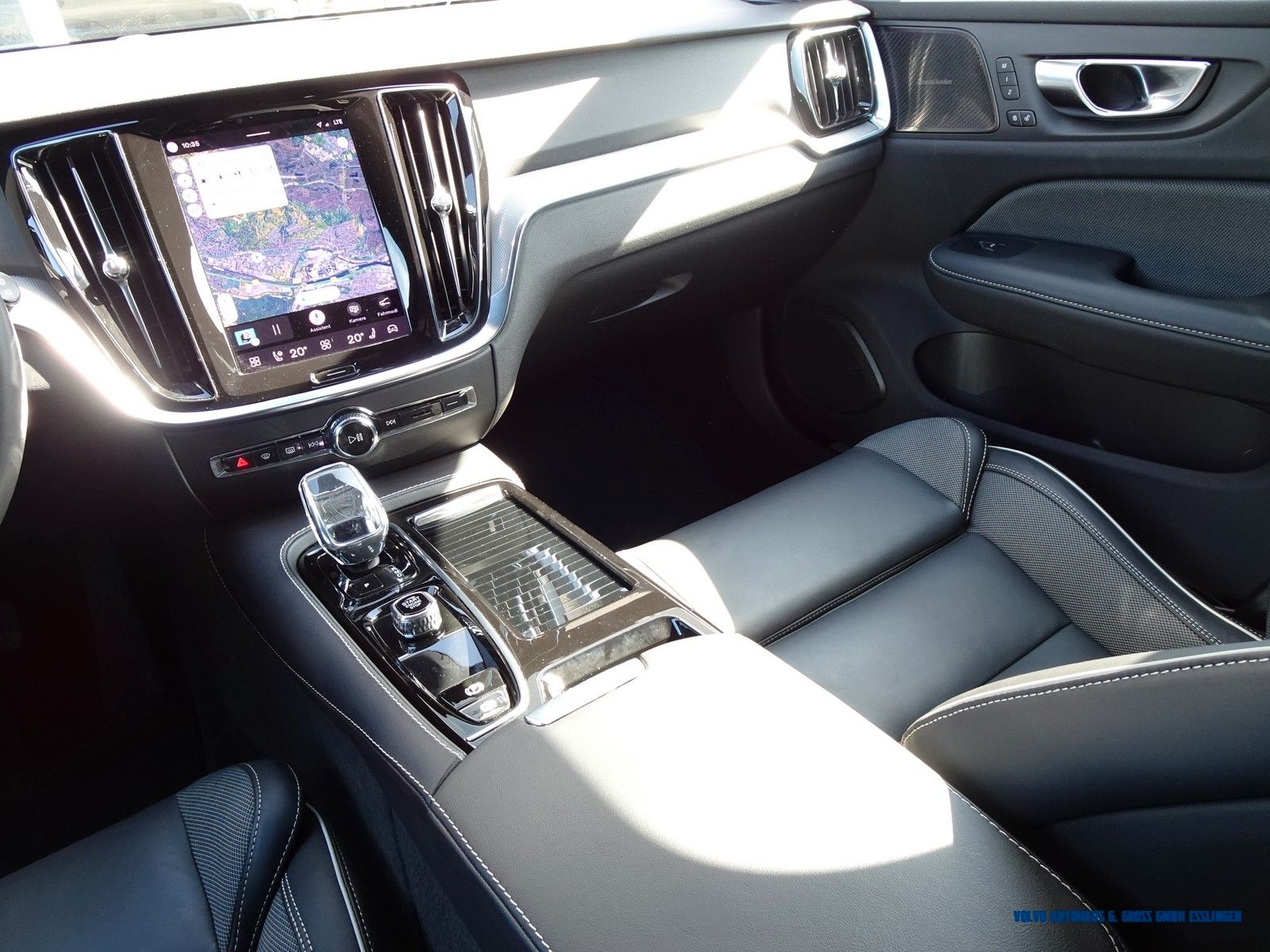 Volvo V60 T6 AWD Recharge Geartronic Plus Dark foto 14