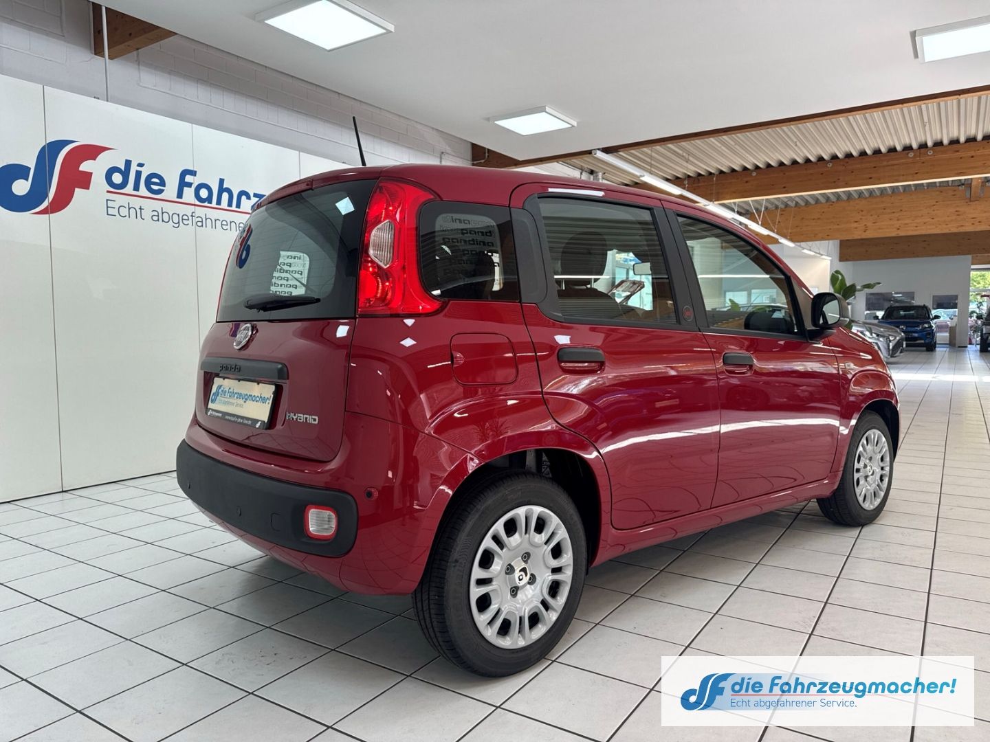 Fahrzeugabbildung Fiat Pandina Hybrid Icon Tempomat Digitales Cockpit D