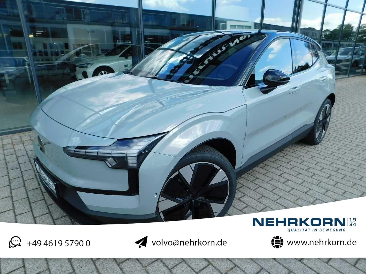 Fahrzeugabbildung Volvo EX30 Twin Motor Performance AWD Plus