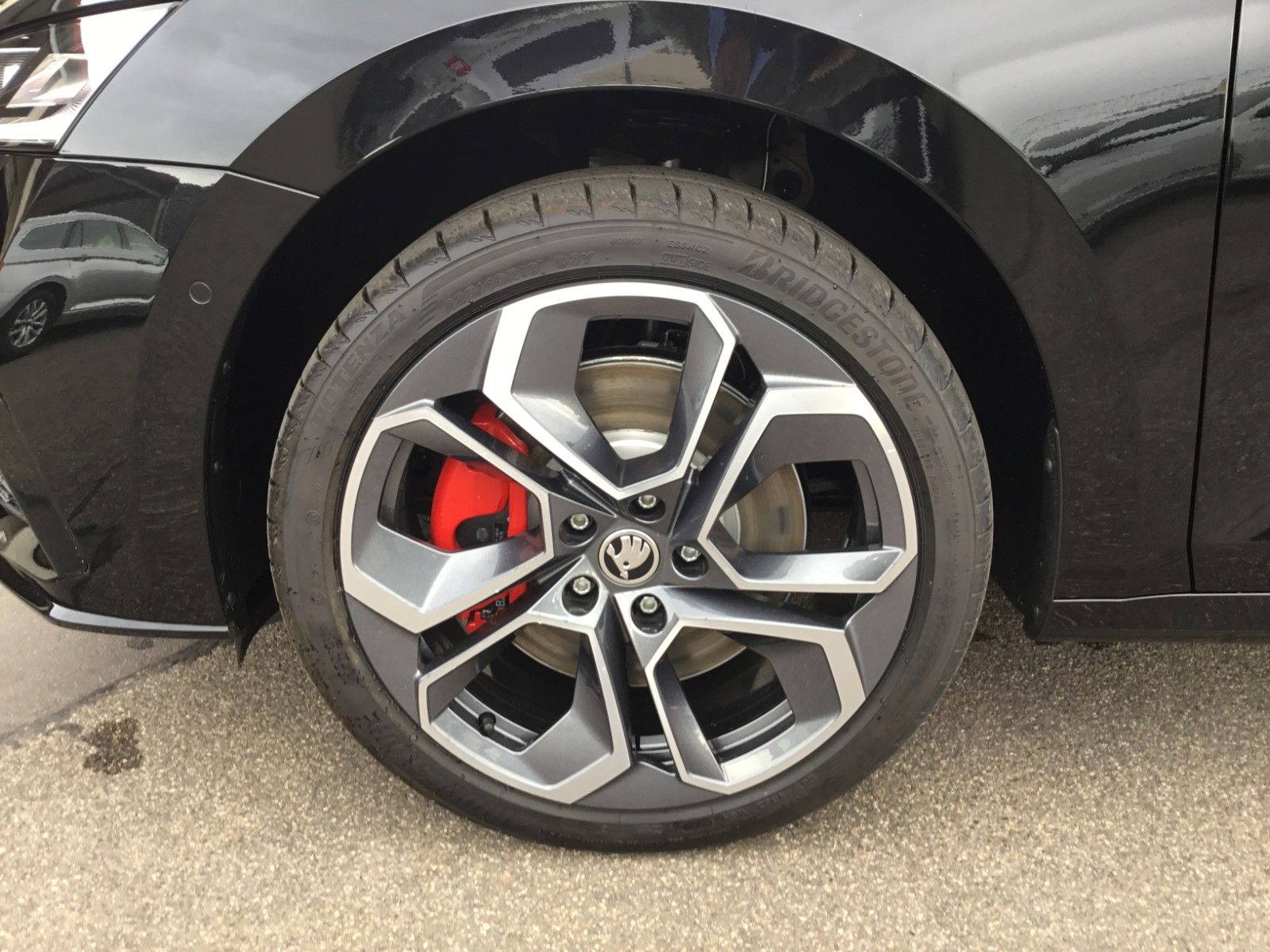 Fahrzeugabbildung SKODA Octavia 2.0TSI DSG RS Combi+AHK+Standheizung+19"
