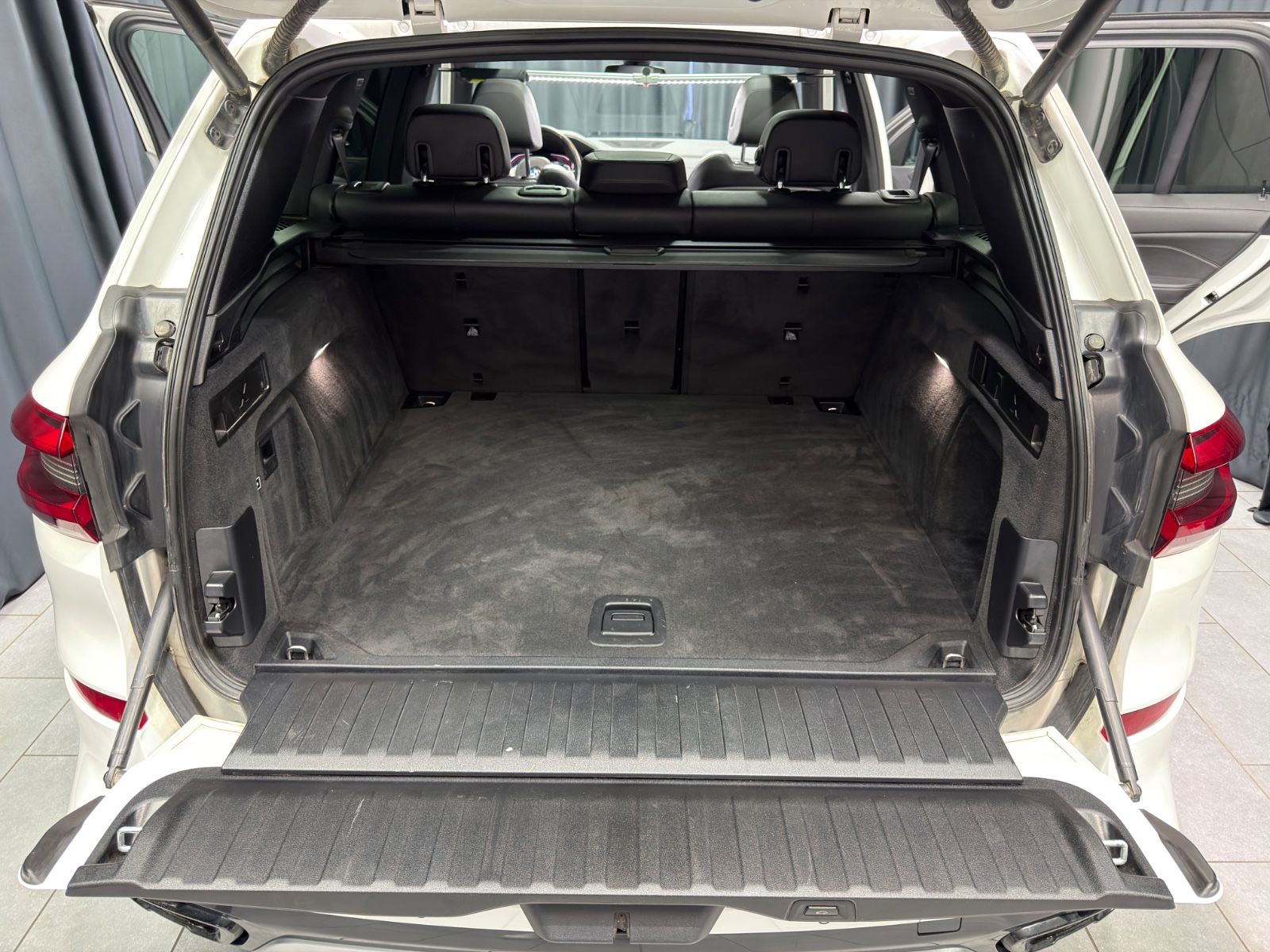 Fahrzeugabbildung BMW X5 xDrive 30d M SPORT|PANORAMA|NAVI|LED|21 ZOLL|