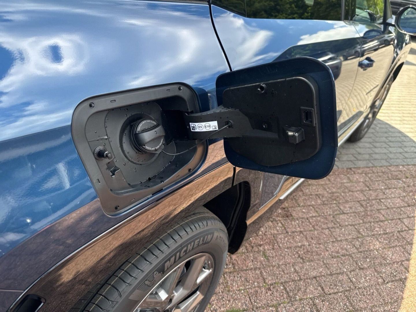 Fahrzeugabbildung Jeep Compass MY26 FIRST EDITION E-HYBRID PANO VOLL