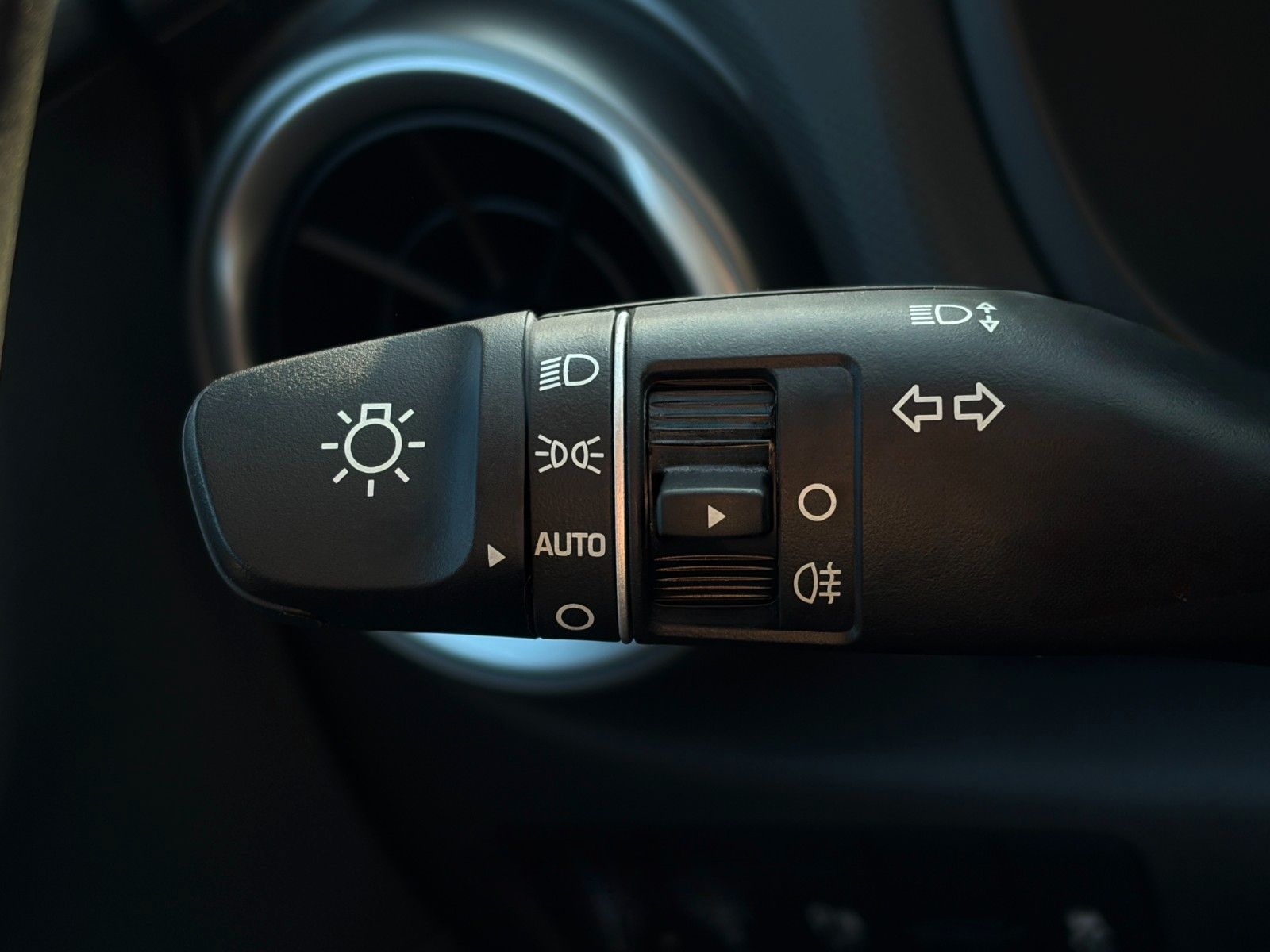 Fahrzeugabbildung Hyundai Kona Select Elektro ACC LKAS PDC CAM SHZ CarPlay